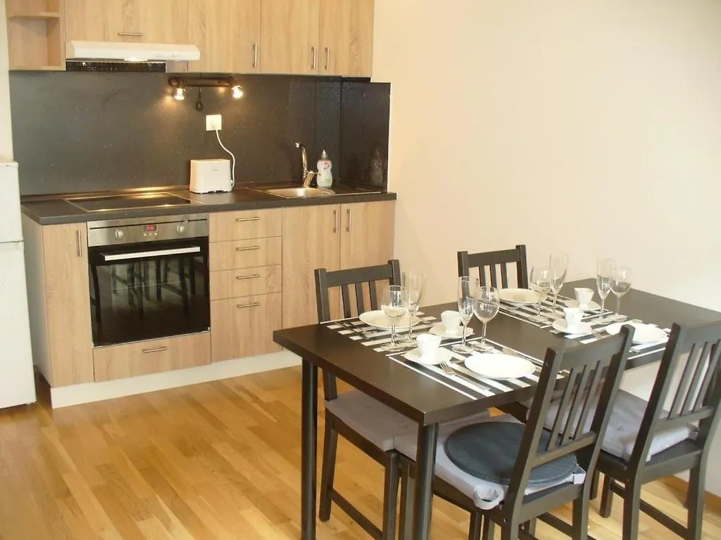 Garden Apartment With Garage In Central Prague