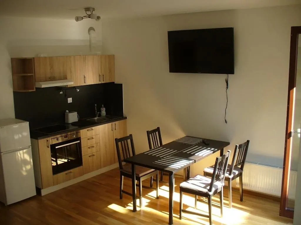 Garden Apartment With Garage In Central Prague 0*,